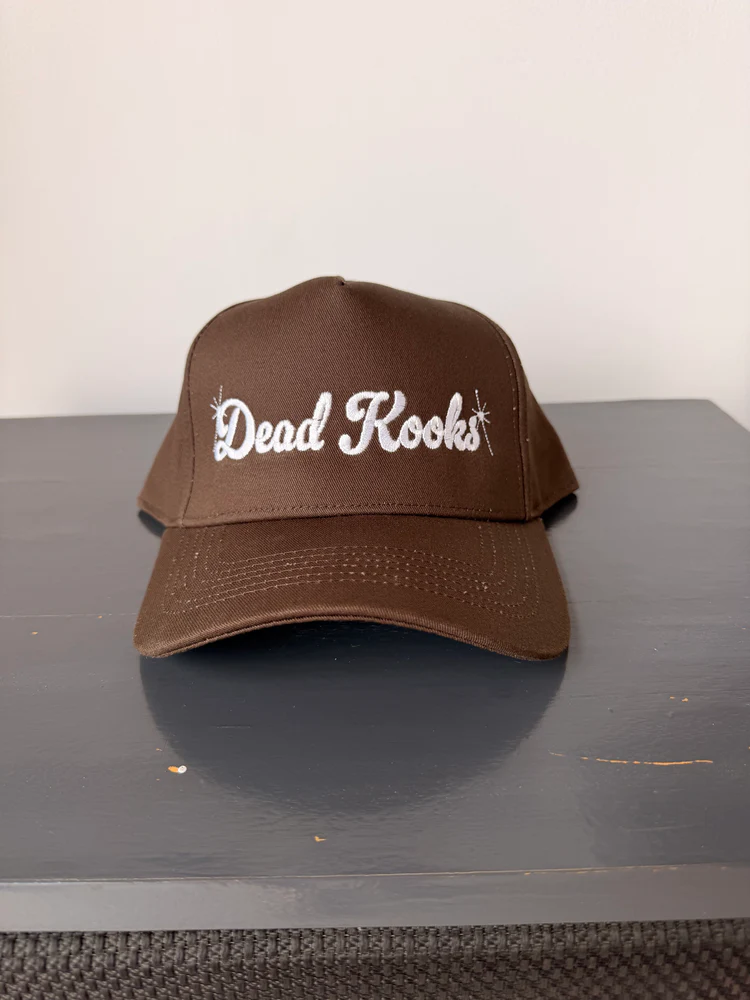 バイロンベイ現地でも非常に人気の高いアイテム、「DK Snapback」