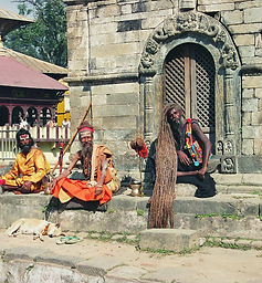 43. Sadhus bei Patupashinath.jpg