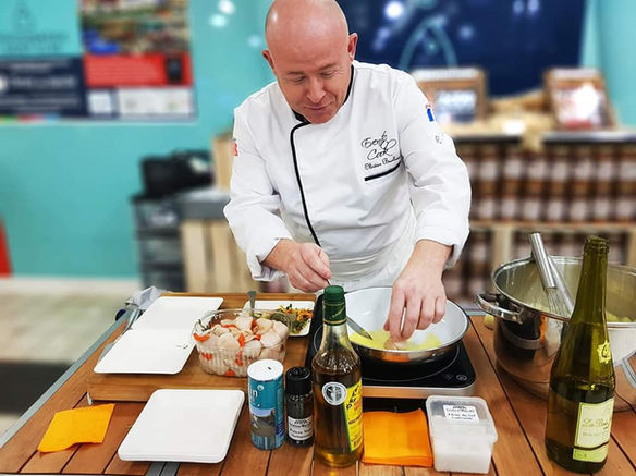 Démonstrateur culinaire pour l'inauguration de magasins
