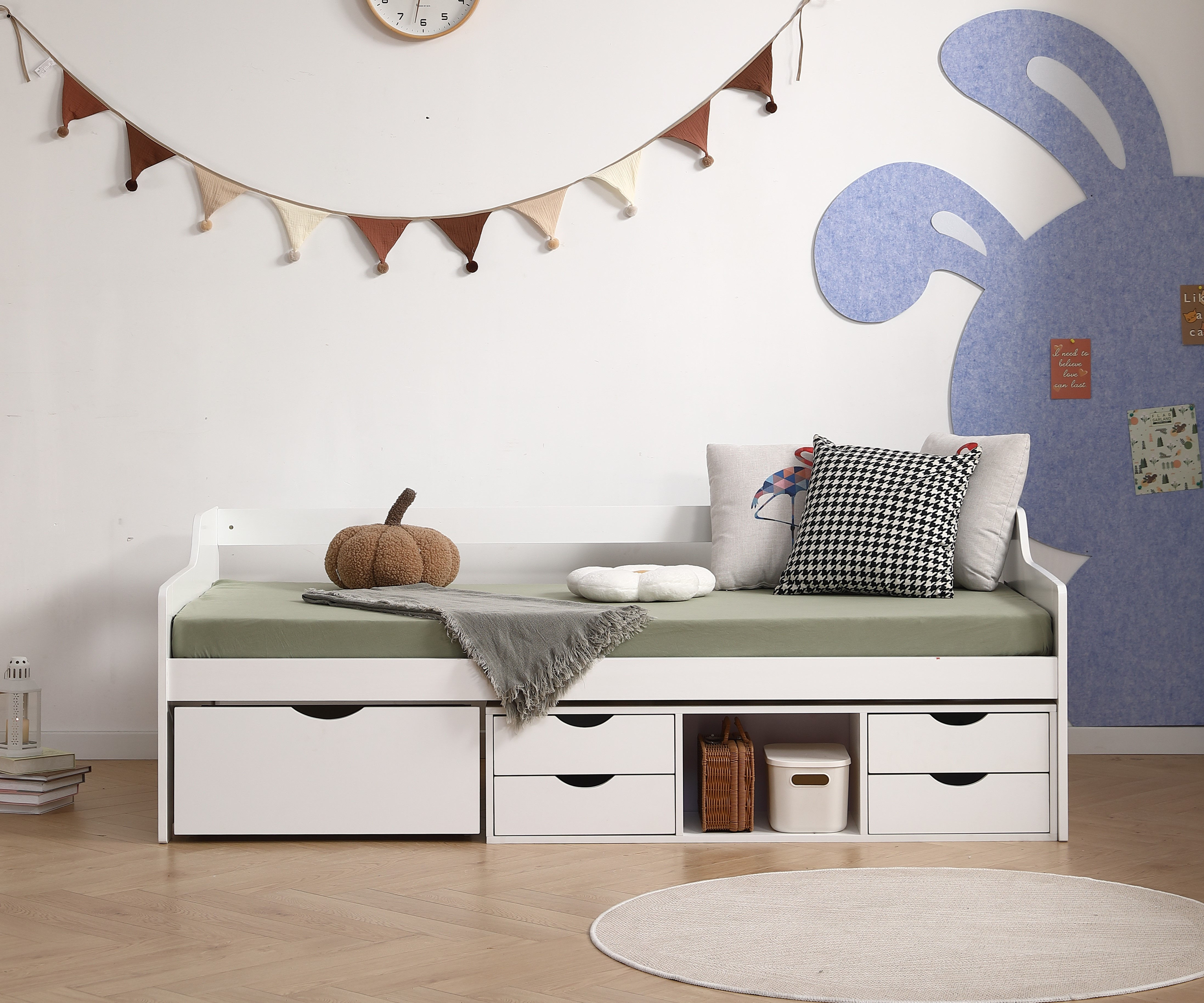 London Cabin Day Bed with Storage Drawers and Shelf, Pine, White