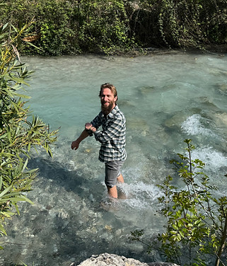 Mateusz verbindet sich mit der Natur