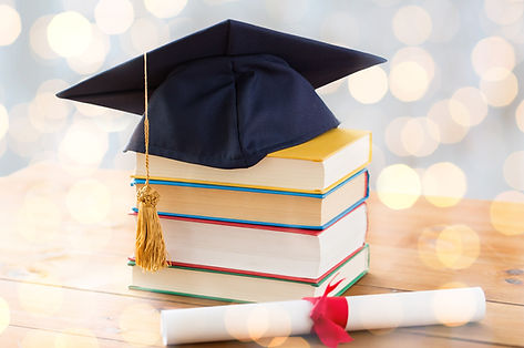 Are you set on traveling and want to be guaranteed mentorship? I'm happy to connect you with TWO different "new grad approved" recruiters from TWO companies with strong new grad mentorship programs! (All of whom I've met personally and have profiles set up with!!) 