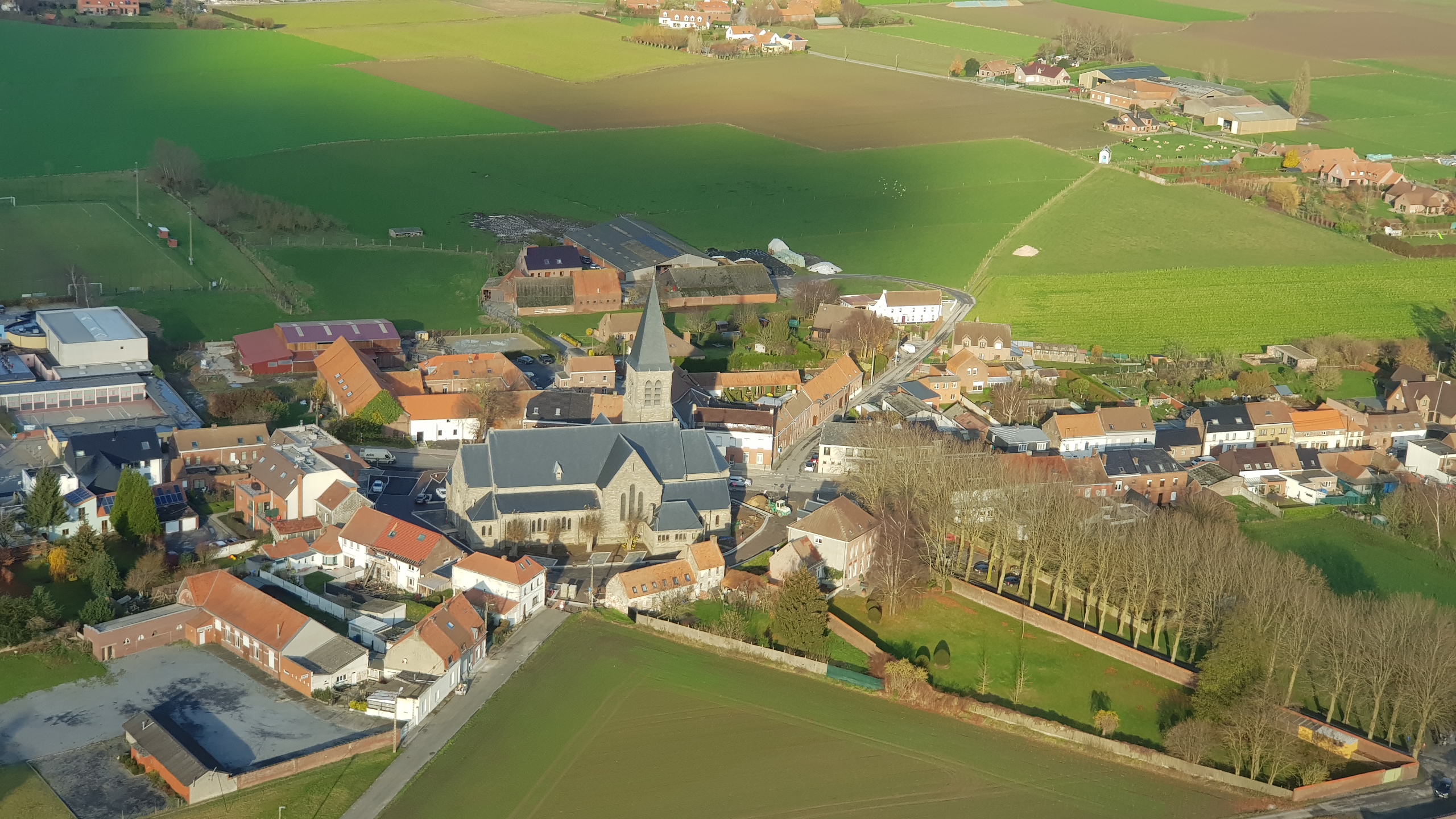 Néchin, kerkplein