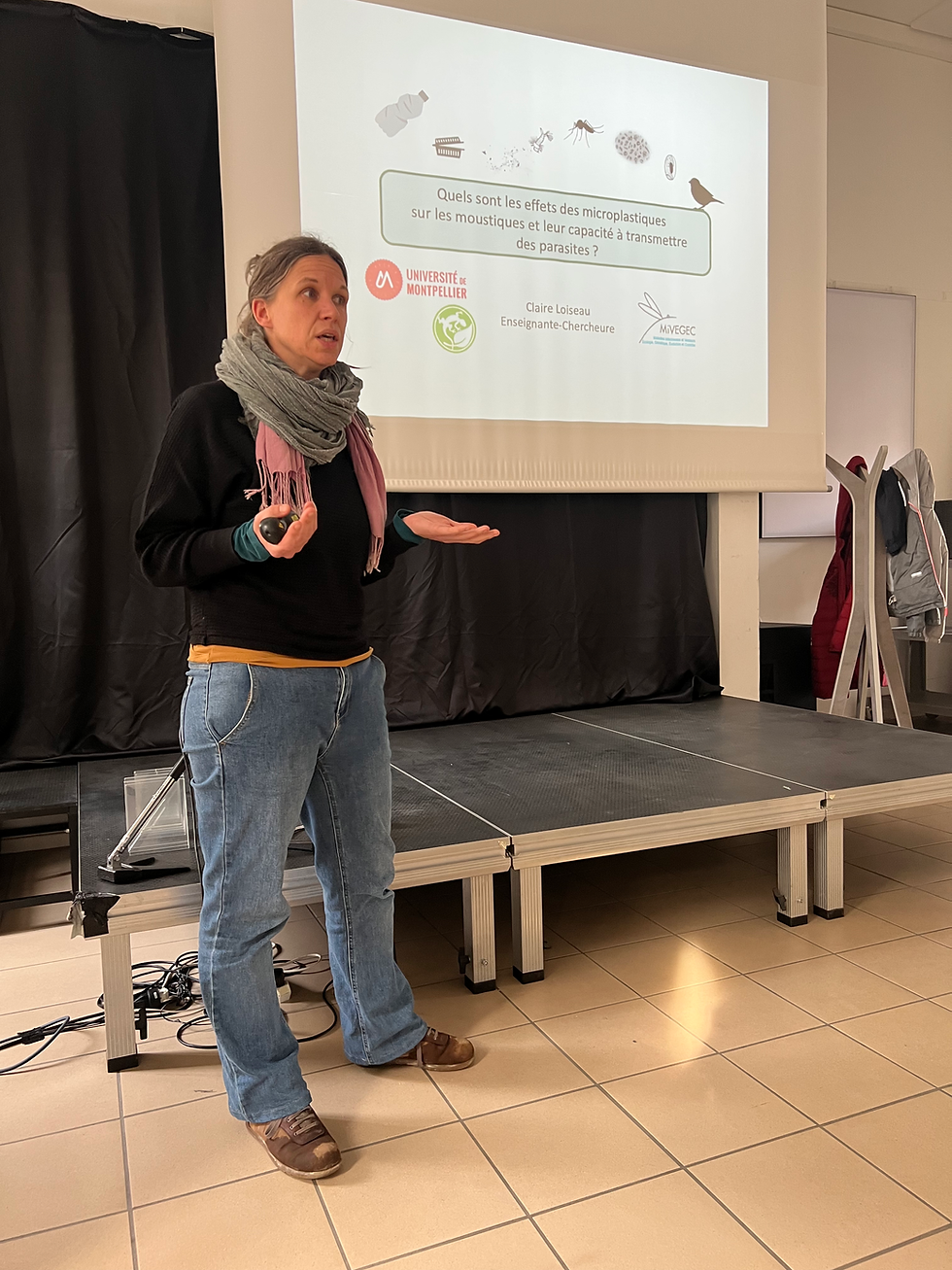 Claire Loiseau nous a tout dit sur l'impact des microplastiques sur les moustiques