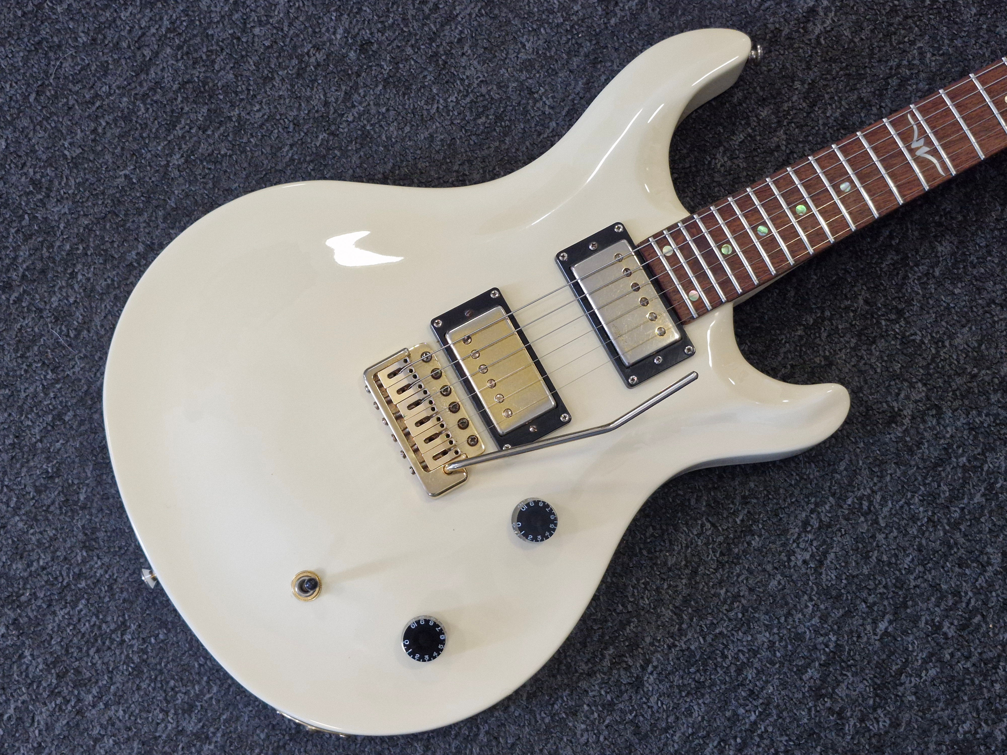 Vintage VRS100 Electric Guitar With Seymour Duncan SH4 Humbucker In The Bridge
