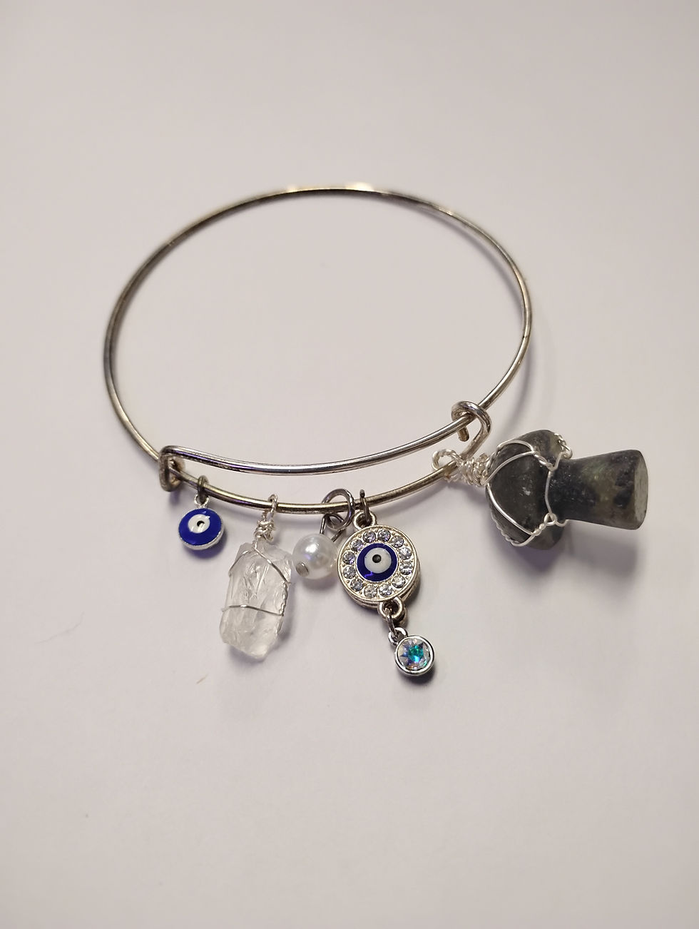 الصورة المصغرة: Assorted crystal bracelets handmade