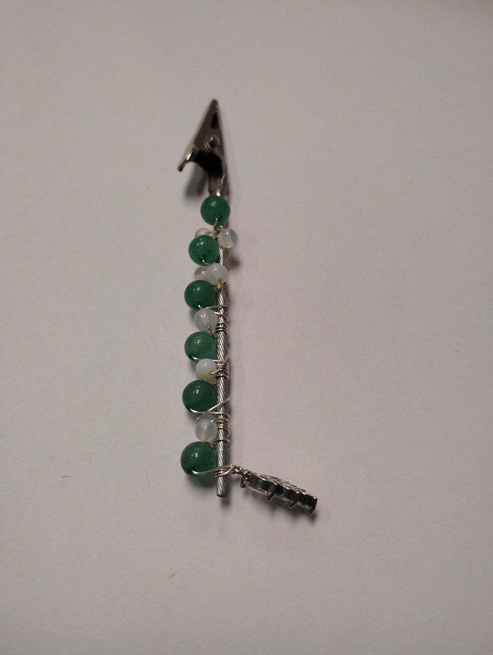 Evil eye roach clips color varies