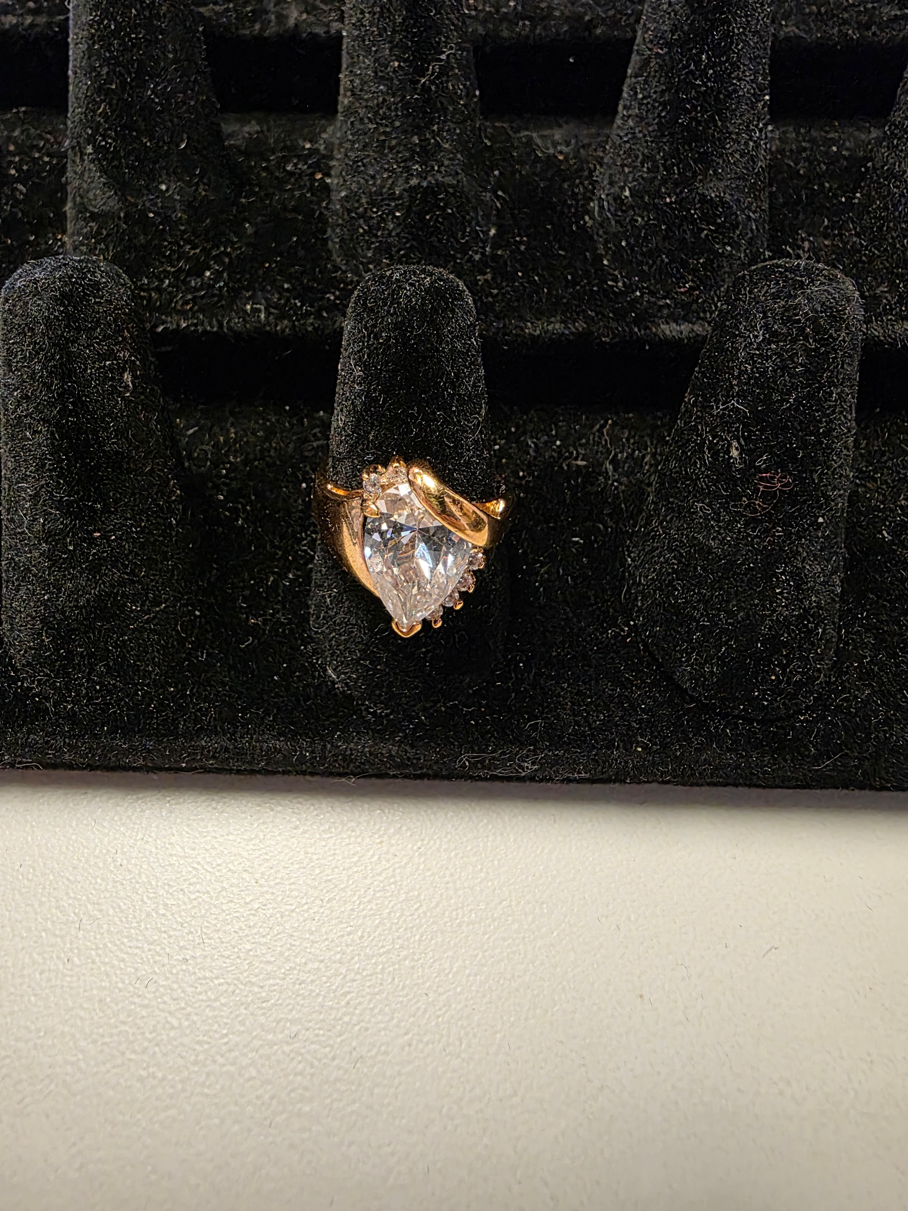 Size 7 ring design gold