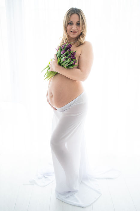 Babybauch Sabrina Uller, Fotogschichtl, Feldbach