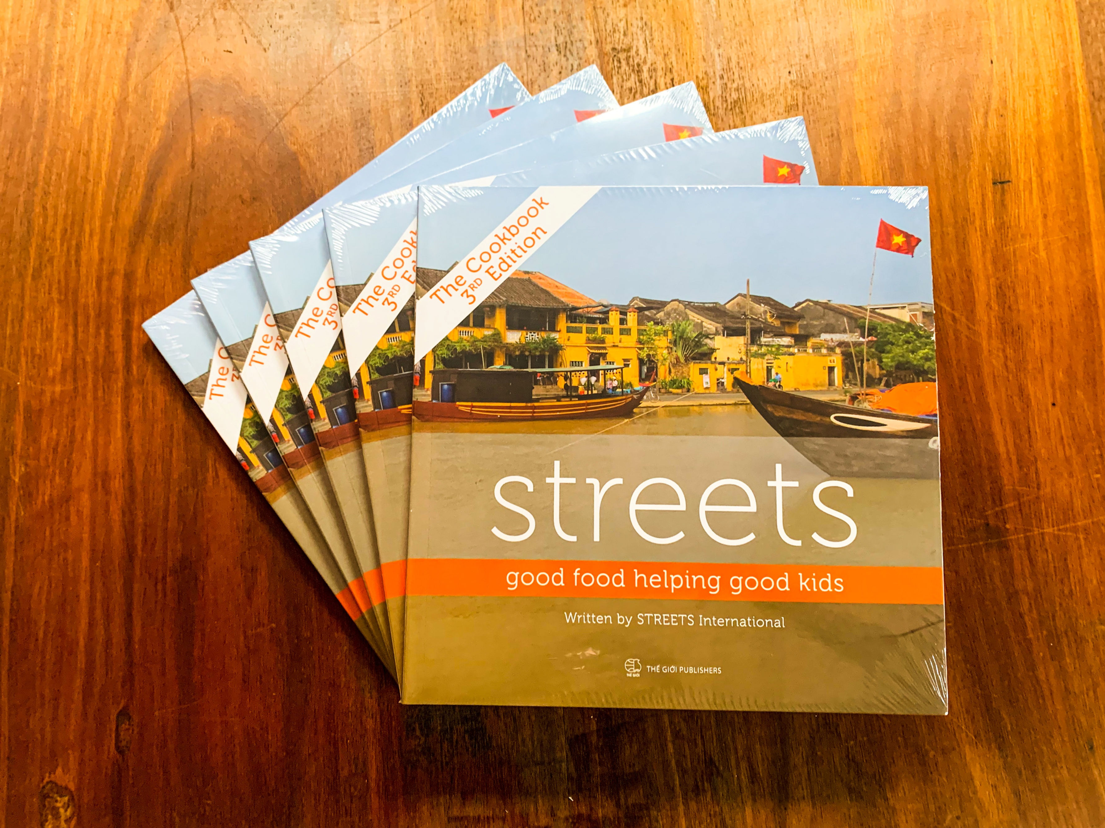 Sách dạy nấu ăn xuất bản lần thứ 3 của STREETS