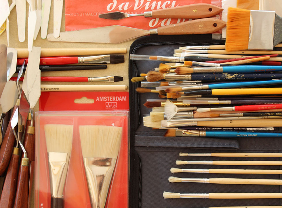 BRUSHES & PALETTE KNIVES