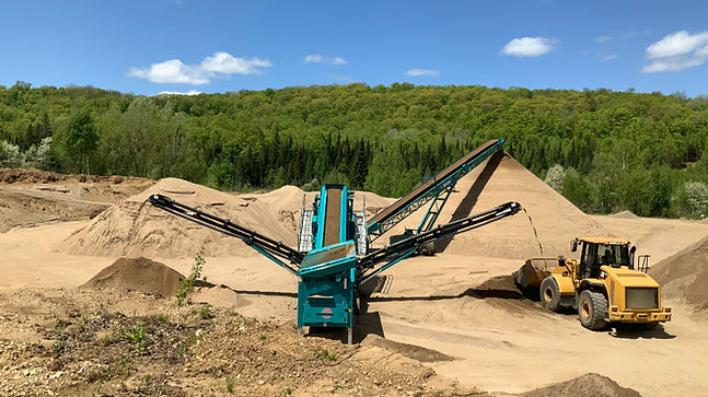 Screening machine sorting and processing excavated material