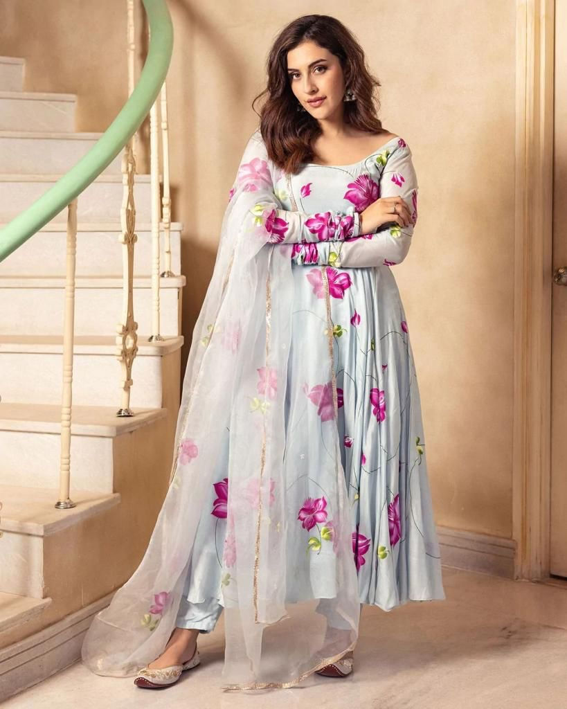 Women Floral Gorgeous Hand Painted Suit Set