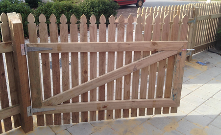 frematle picket fencing gate