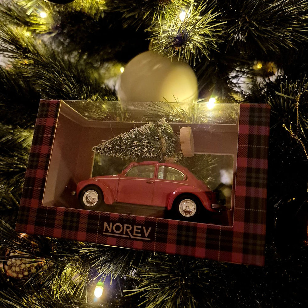 Norev 1:43 Volkswagen met kerstboom op het dak.