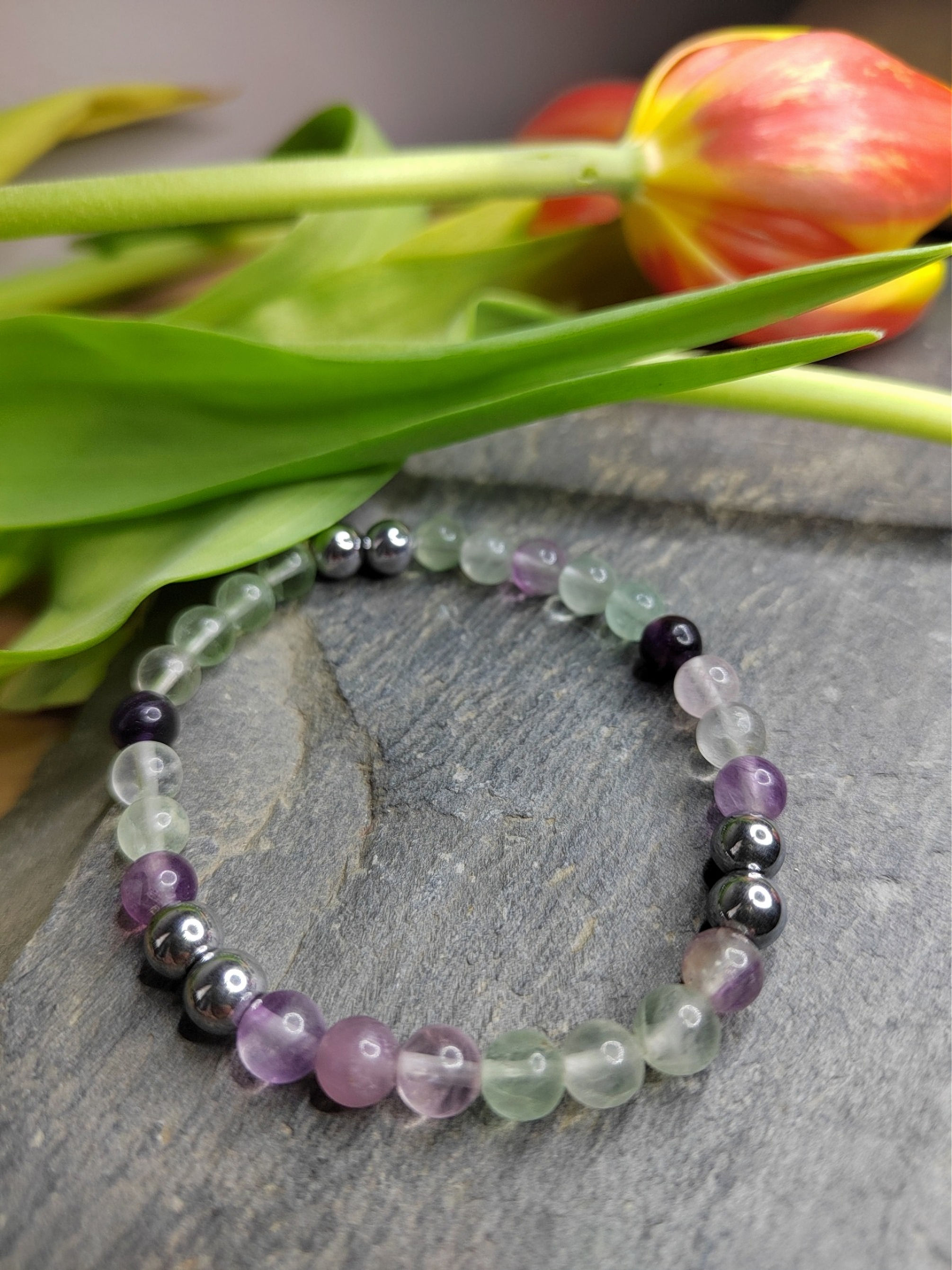 bracelet fluorite violette perles 6 mm Pierre de concentration ,idéal pour les enfants