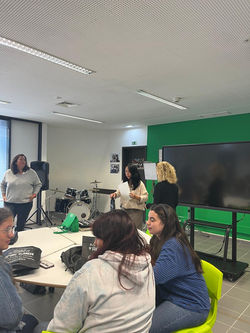 195f8fc3-4e7b-4a18-b910-d869e3804906