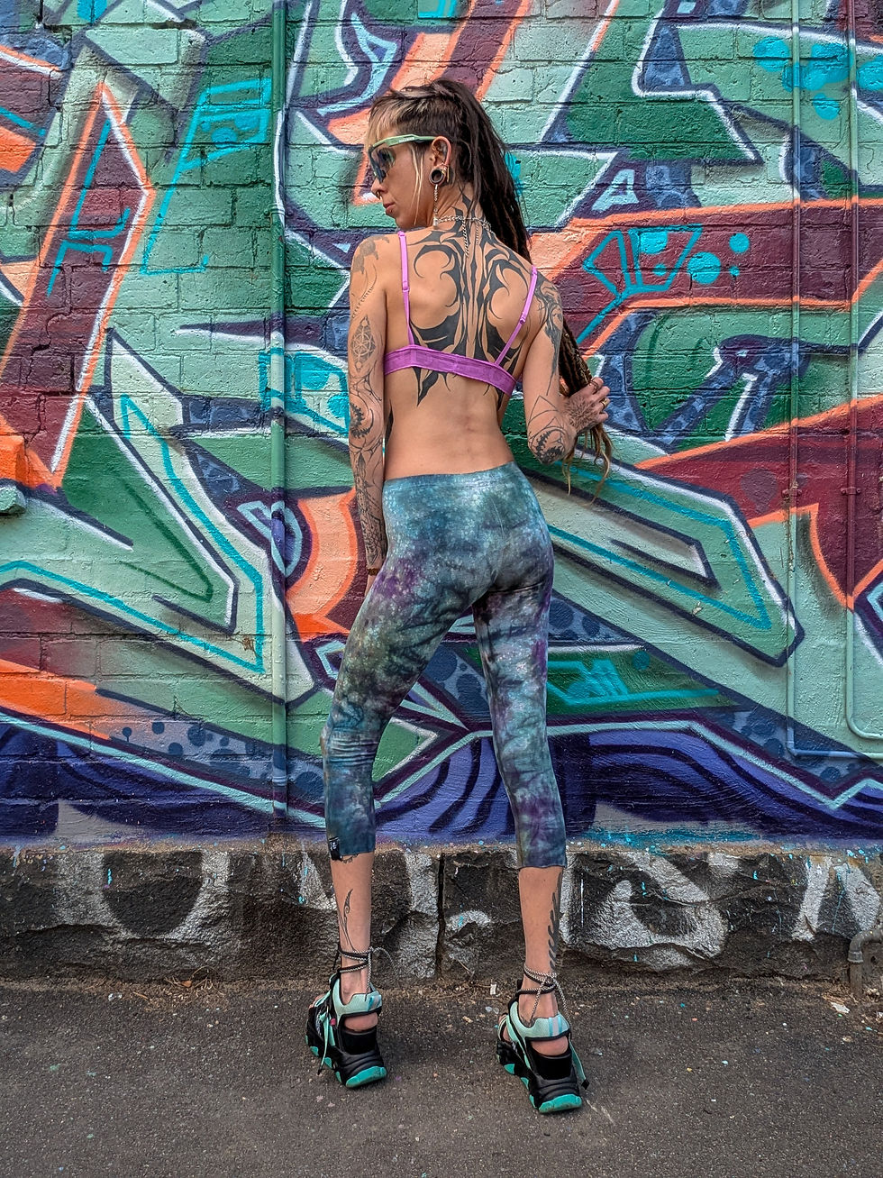 Thumbnail: Fairy Dyed 3/4 Leggings