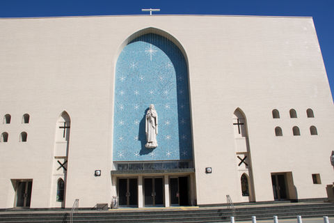 St. Mary's Cathedral, Osaka ② Front
