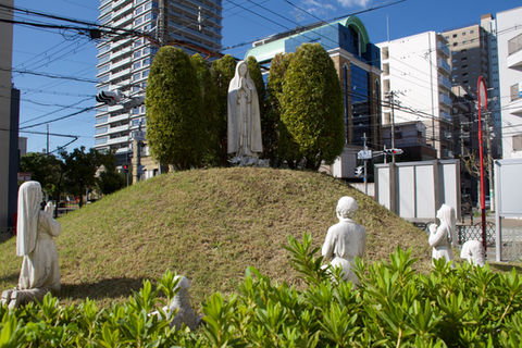 Virgin Mary statue in the front yard