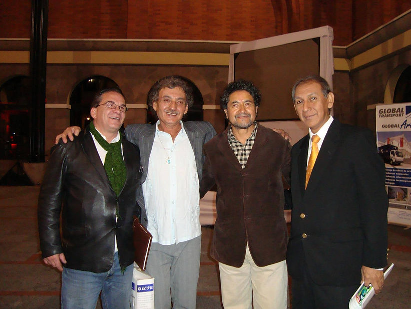 Con los amigos pintores de izquierda a derecha, Juan Carlos Roura, Carlos Neyra, Jorge Cha