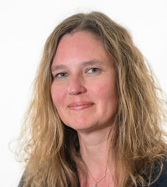 Sandra Headshot