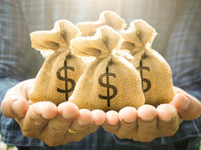 塞錢落你袋的老屎忽其實是操控你