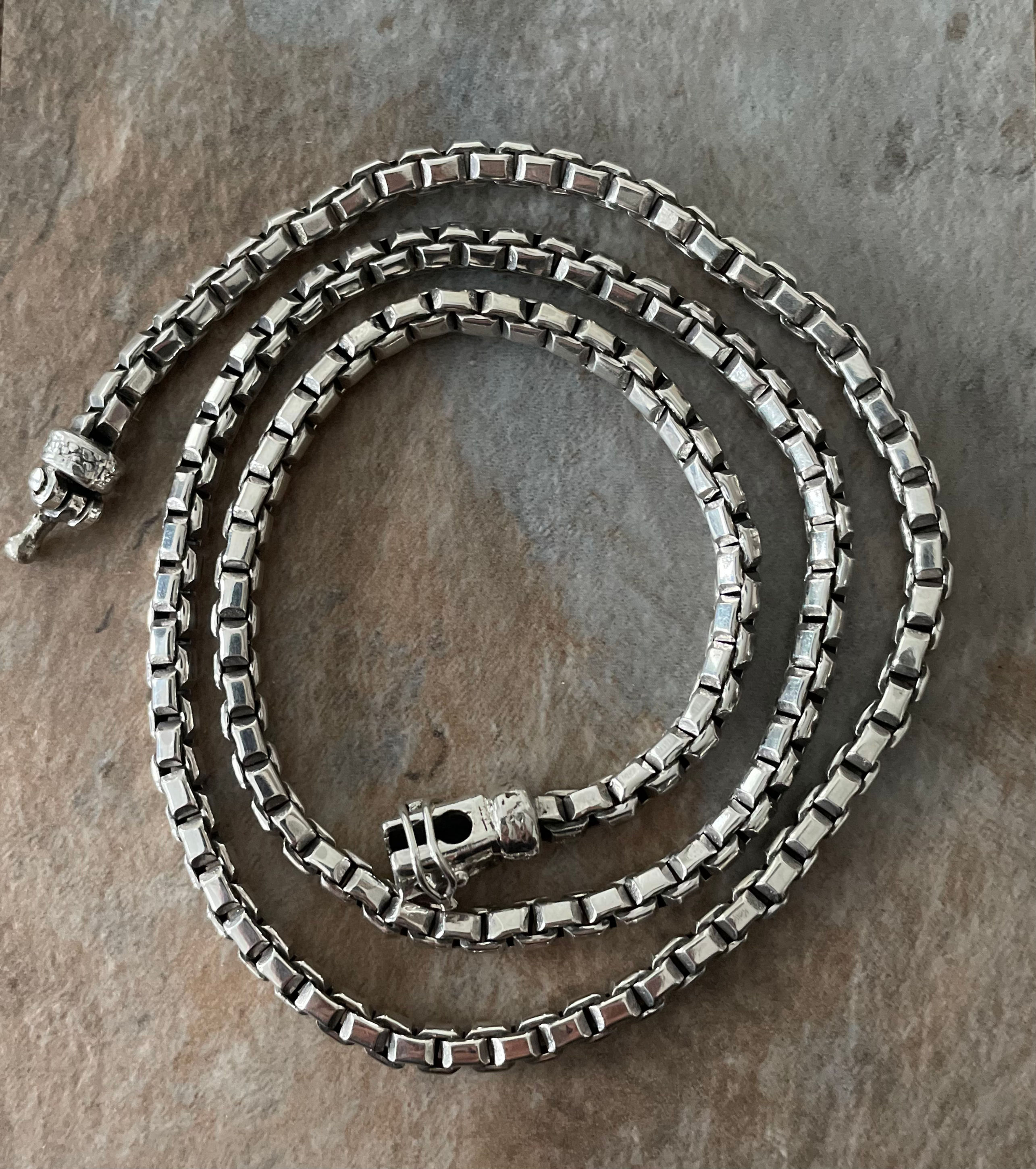 Square link necklace with ball and lever clasp 20"