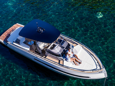 invictus_gt370_boat_topview_hi.png