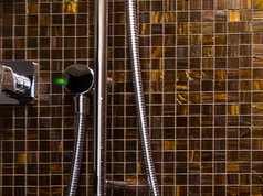 invictus_gt370_boat_int_shower.png