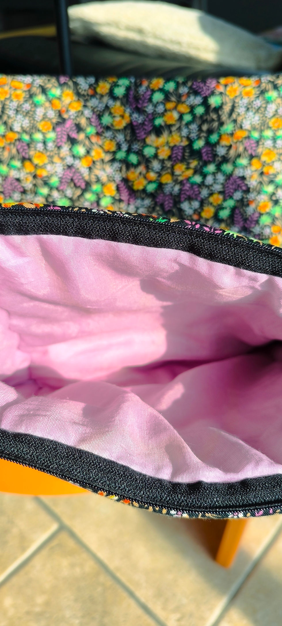 Miniature : Pochette COLETTE noire fleurs violettes