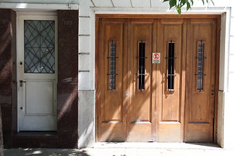 ModernaYViejoPuertasLaPlata19.jpg
