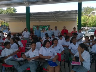 Conferencia "Se solicitan perdedores" en Escuela Telesecundaria Felipe Carrillo Puerto en