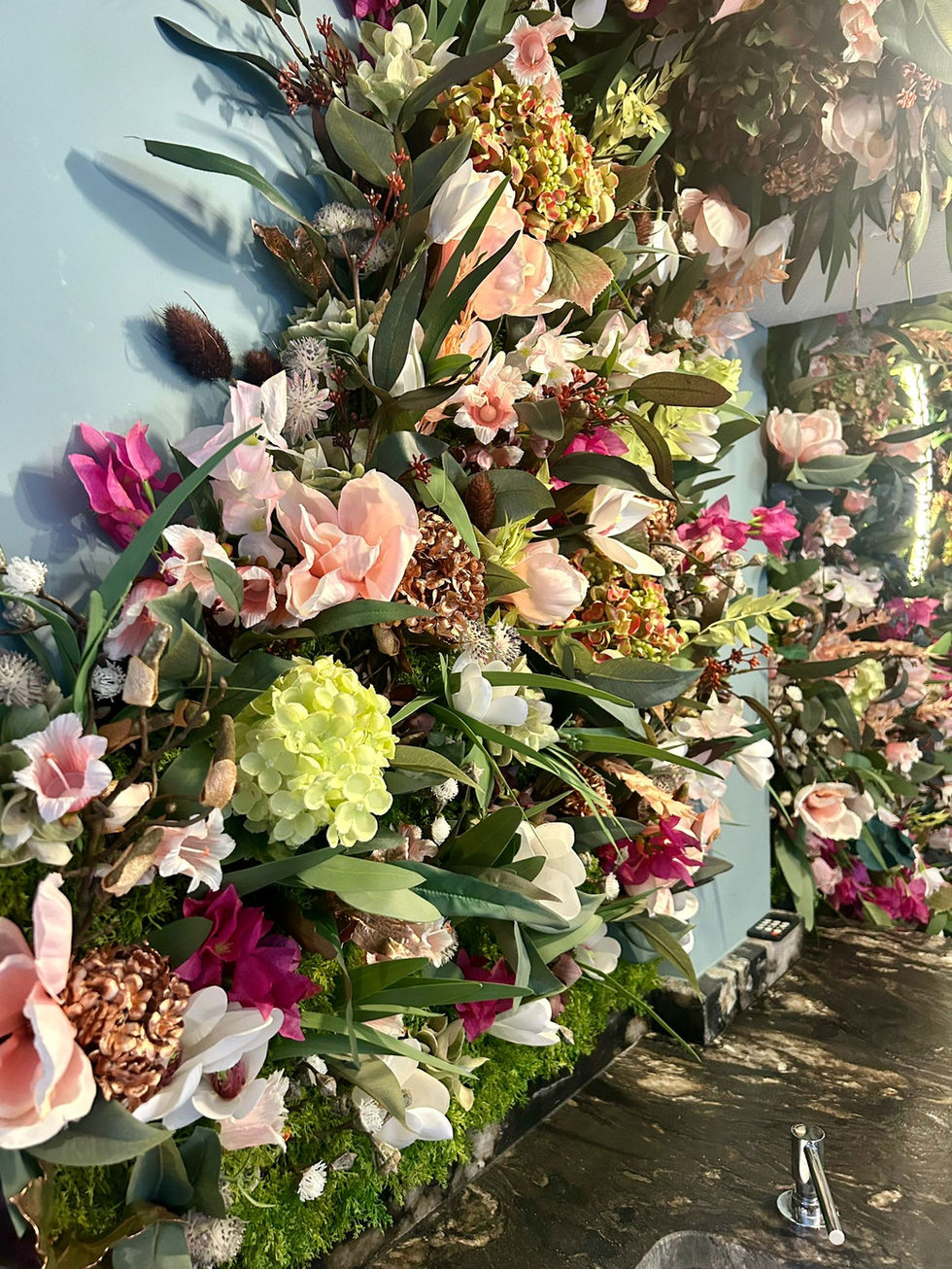 Flower wall staggered up wall
