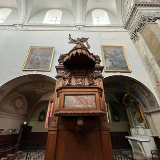 Espléndida asiento tallado en madera en esta bellísima iglesia barroco de Toulouse.