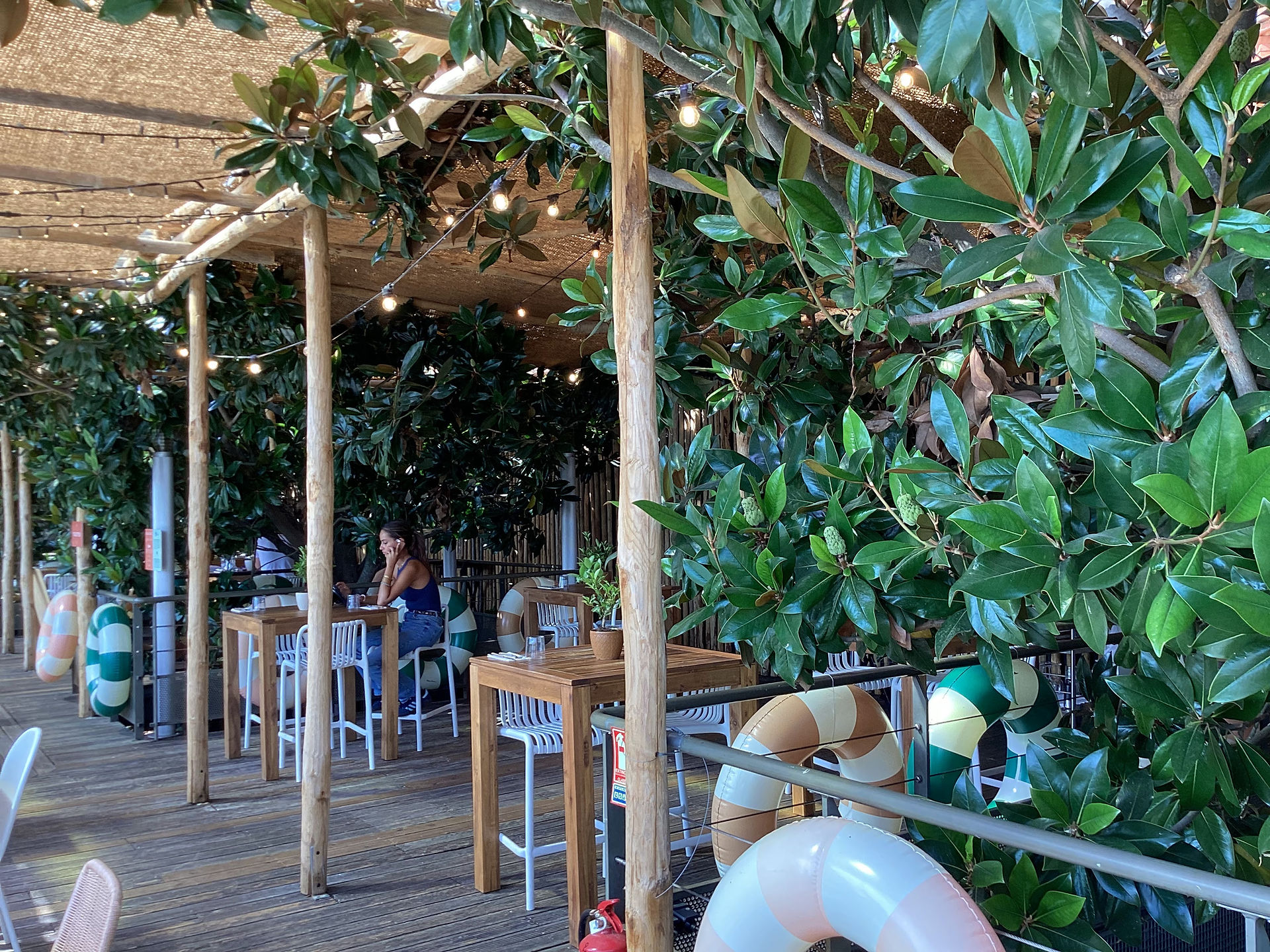 Coin pour boire un verre dans cette très belle Guinguette située sur les berges de Garonne à Toulouse.
