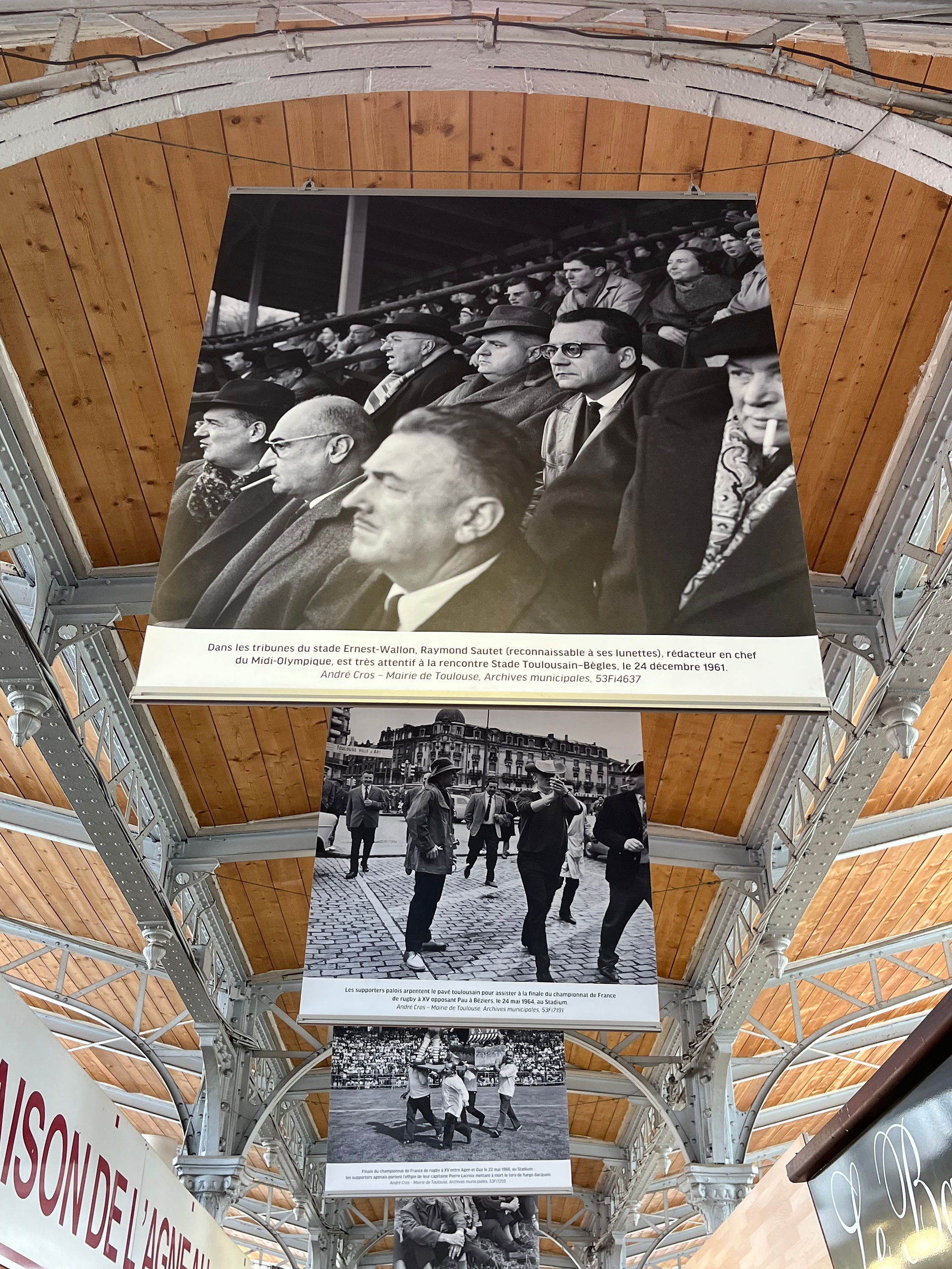 Photo showing the original ceiling go the covered market in Toulouse.