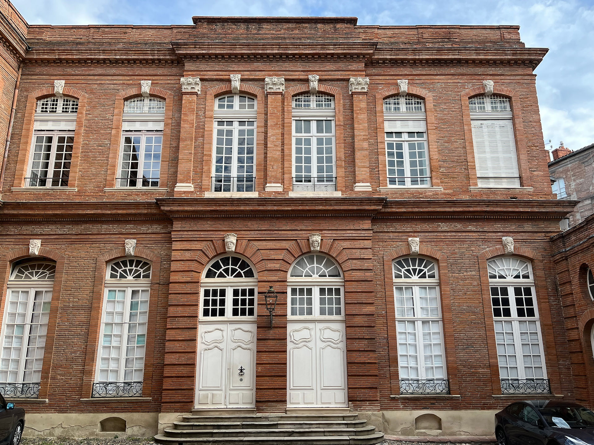 The right wing of this private mansion in Toulouse.