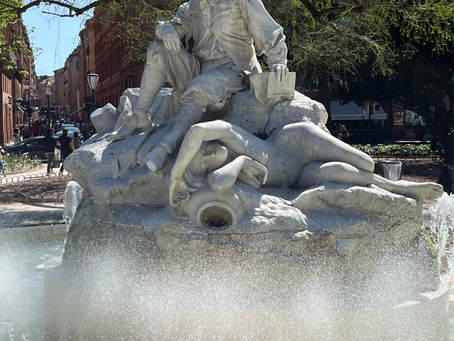 Magnifique fontaine située au centre de cette emblématique place du centre-ville de Toulouse.