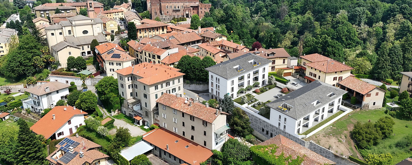Carimate, Corte della Costa. Edificio in ristrutturazione. Ubicato in pieno centro storico. Disponibili appartamenti bilocali