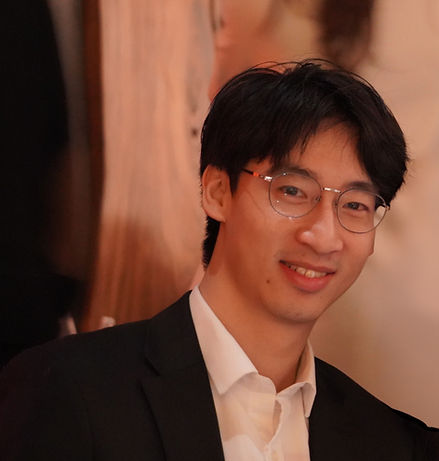 Yun-Yang Headshot.jpeg