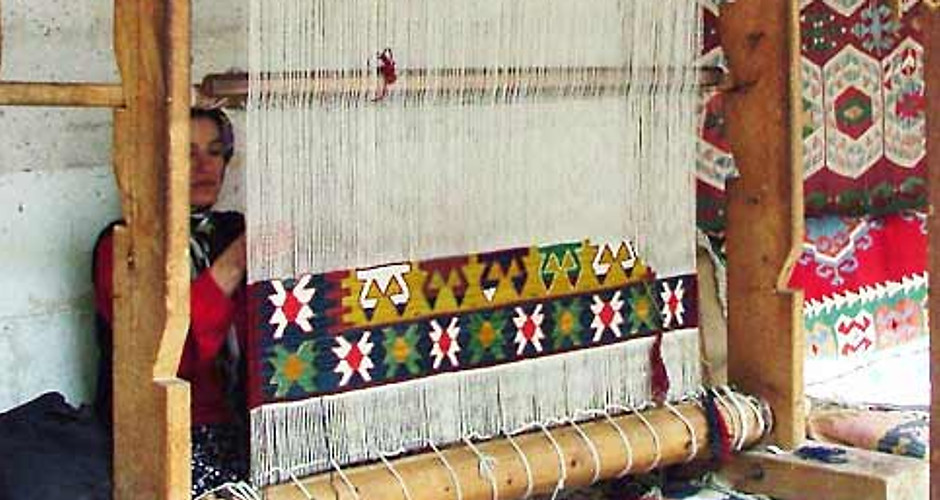 weaving rugs .jpg