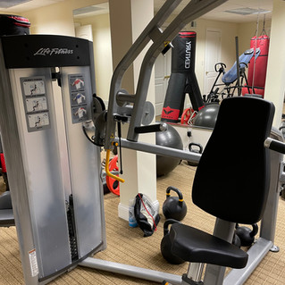 Life Fitness Chest Press