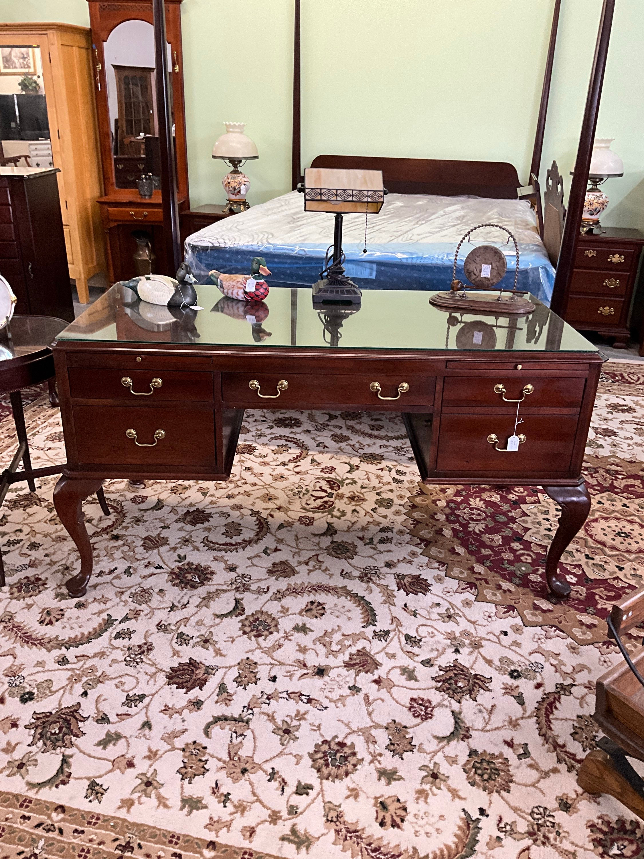 KNOBB CREEK SOLID CHERRY, EXECUTIVE SIZE FLAT TOP DESK