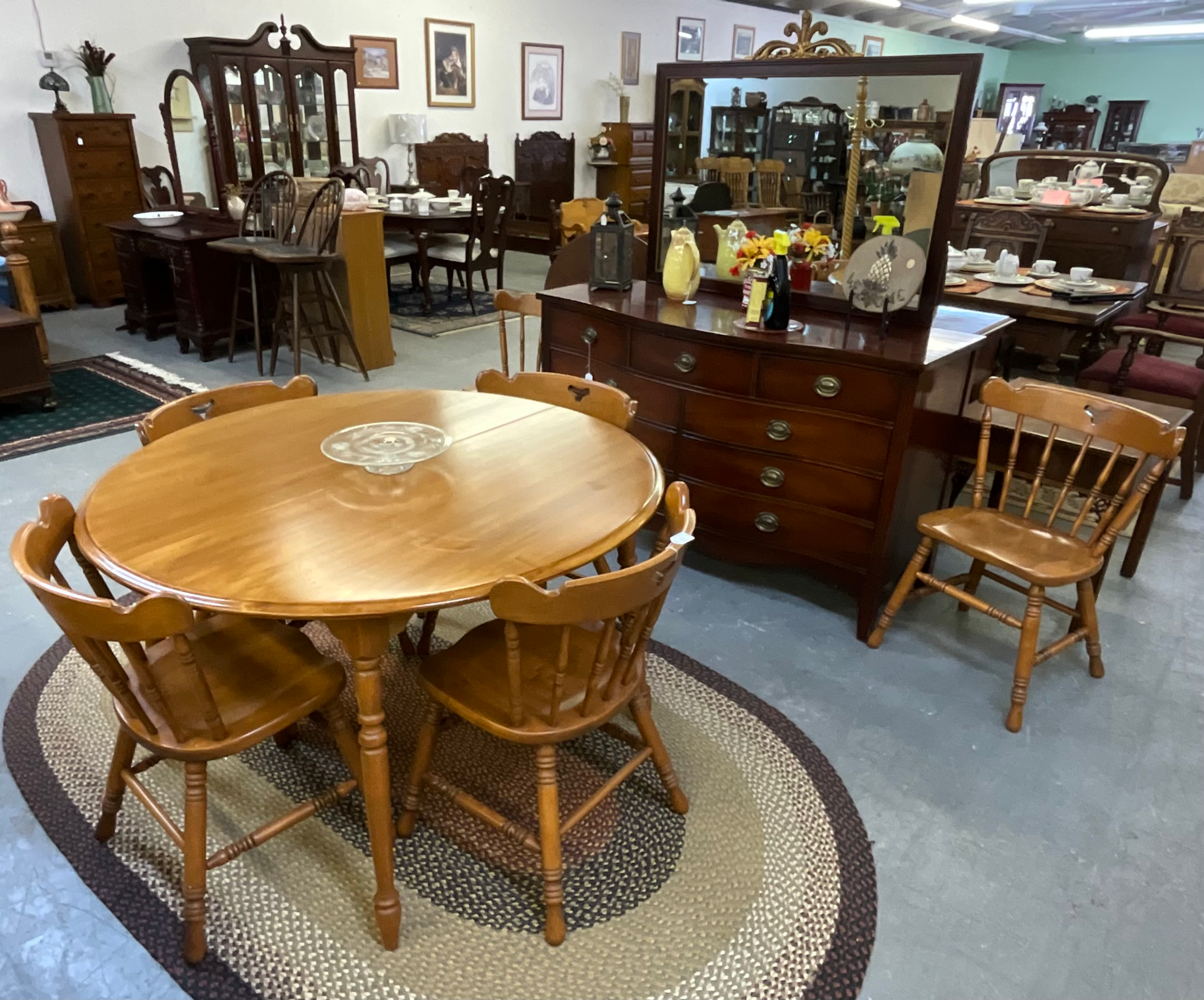 “TELL CITY” SOLID MAPLE TABLE W/ 2 LEAVES & 6 CHAIRS-“SUPER CLEAN”