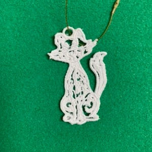 Christmas lace ornament cat version 7