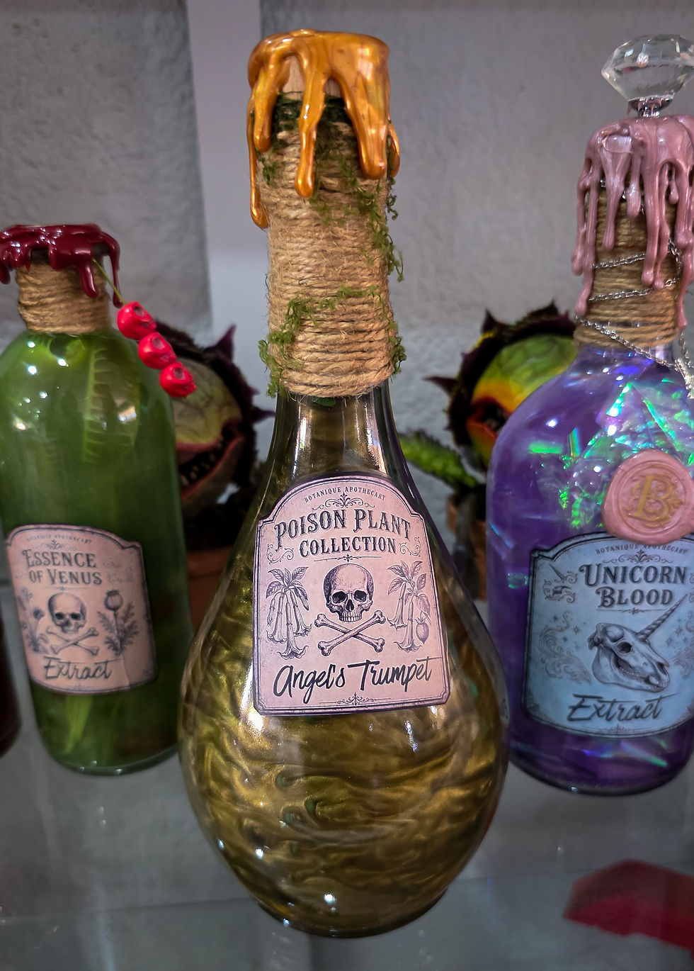 Thumbnail: Poison Plant Collection: Angel's Trumpet Potion Bottle 