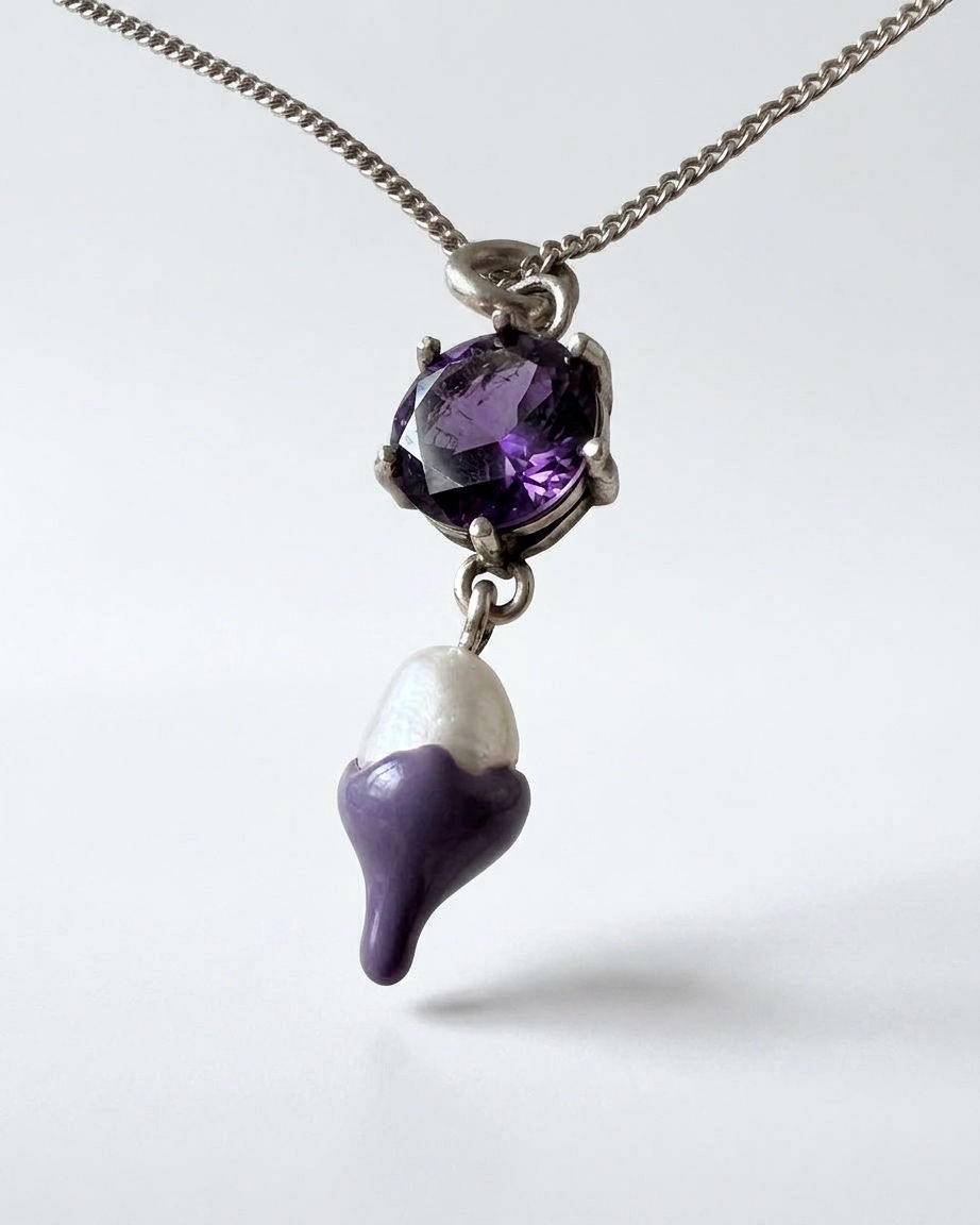 Miniatura: the amethyst melting charm.