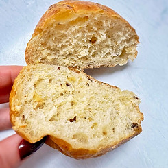 Raisin Challah Roll.jpg
