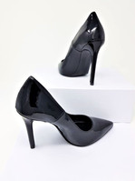 black handmade pumps - on Vivien Lauren